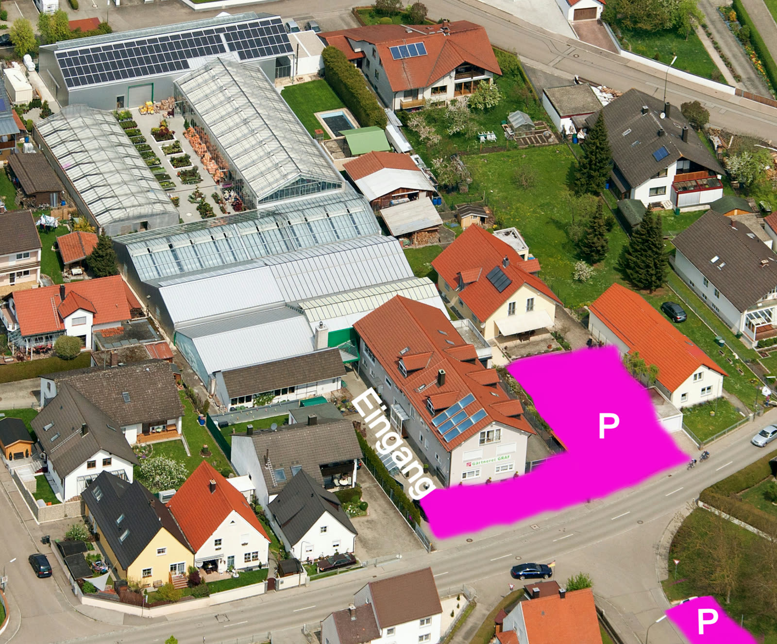 Luftbild mit Parkplätzen der Gärtnerei Graf